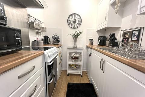1 bedroom flat for sale, Bitterne Road East, Hampshire SO18