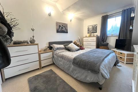 1 bedroom flat for sale, Bitterne Road East, Hampshire SO18