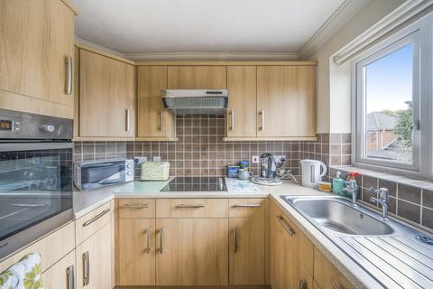 2 bedroom flat for sale, West End Road, Hampshire SO18