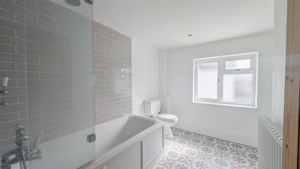 The White Orchard Bathroom.png