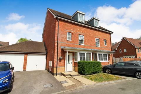 Witney Road, Crawley, West Sussex. RH10 6GJ