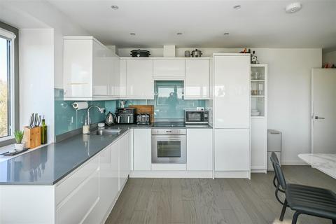 2 bedroom apartment for sale, Regent House, Hubert Road, Brentwood