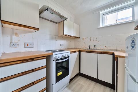 2 bedroom flat for sale, Cecil Place, Hampshire PO5