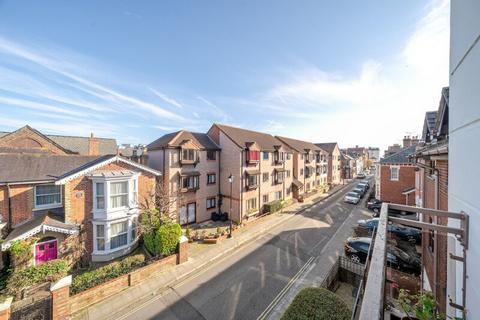 2 bedroom flat for sale, Florence Road, Hampshire PO5