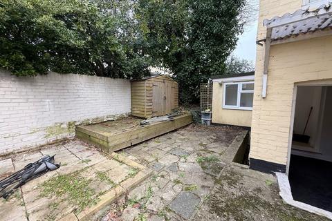 2 bedroom flat for sale, Auckland Road East, Hampshire PO5
