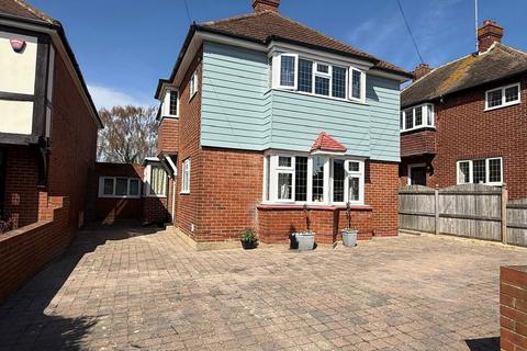 3 bedroom detached house for sale, Carlton Avenue, Broadstairs CT10