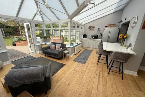 3 bedroom detached house for sale, Carlton Avenue, Broadstairs CT10