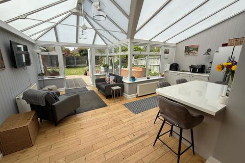 3 bedroom detached house for sale, Carlton Avenue, Broadstairs CT10