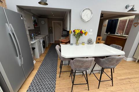 3 bedroom detached house for sale, Carlton Avenue, Broadstairs CT10