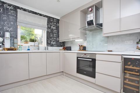 8 Park View, Folkestone, CT19 6HR