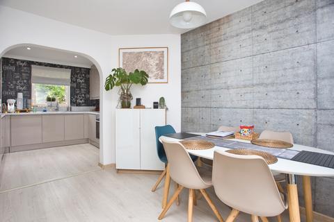 8 Park View, Folkestone, CT19 6HR