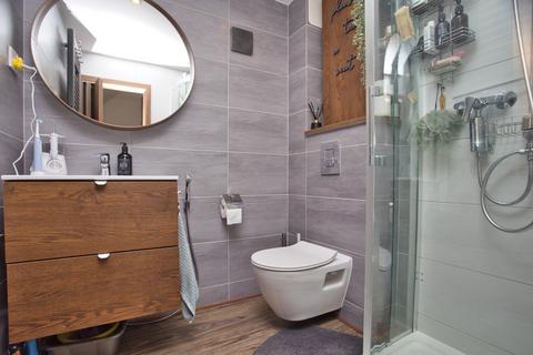 8 Park View, Folkestone, CT19 6HR
