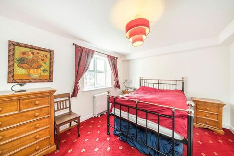 8 Elderfield Place, London, SW17 6EA