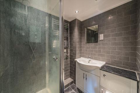 8 Elderfield Place, London, SW17 6EA
