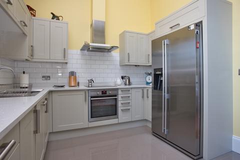 2 bedroom flat for sale, Eversley Park, Folkestone, Kent, CT20