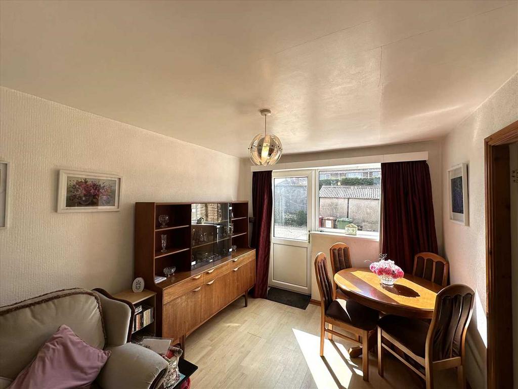 Kitchen: