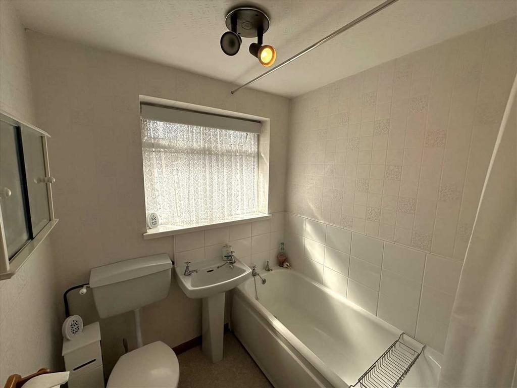 Bedroom 2: