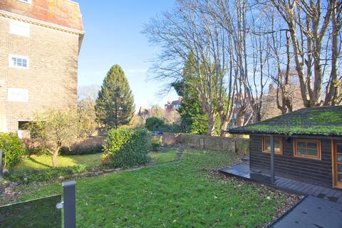 2 bedroom flat for sale, Grimston Gardens, Folkestone, Kent, CT20