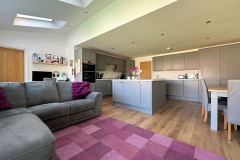 7 Castle View Road, Portchester, Fareham, PO16 9LA