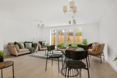 3 bedroom semi-detached house for sale, Cambridge Road, Sawbridgeworth CM21