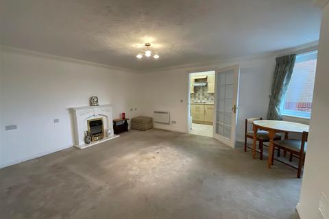 1 bedroom flat for sale, Beach Avenue, Birchington, Kent