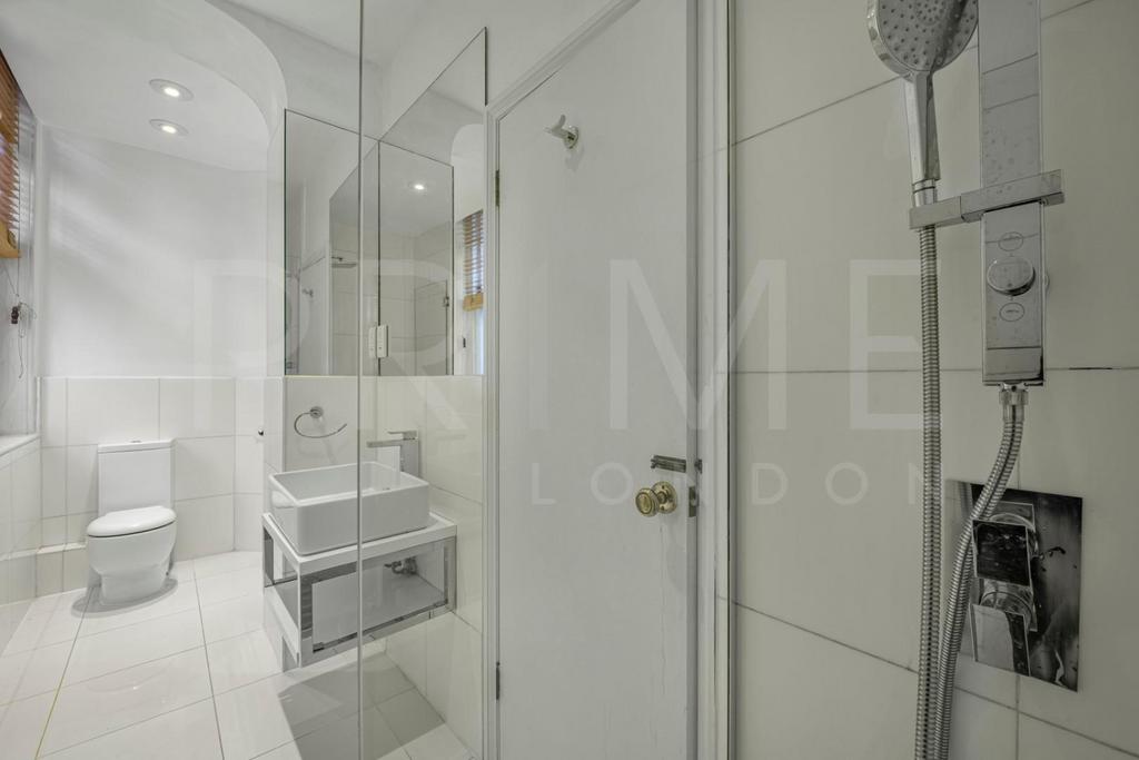 BATHROOM2 (24).jpg