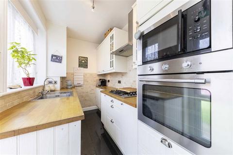 4 bedroom semi-detached house for sale, Tilbrook Road, London SE3