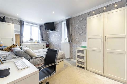 4 bedroom semi-detached house for sale, Tilbrook Road, London SE3
