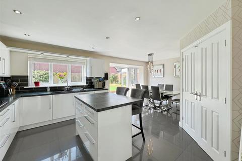 4 bedroom detached house for sale, Forge Wood Close, Congleton