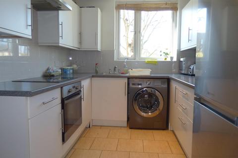 2 bedroom maisonette for sale, Drappers Way