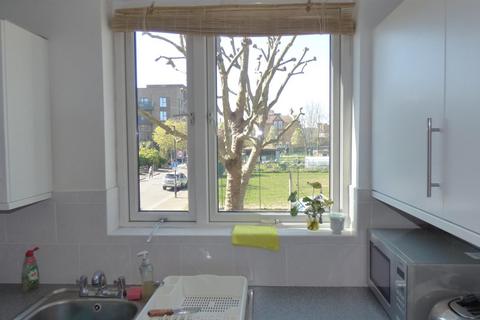2 bedroom maisonette for sale, Drappers Way