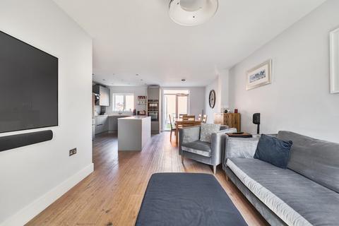 4 bedroom semi-detached house for sale, Whateley Close, Surrey GU2