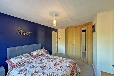 50 Bull Lane, Wombourne, Wolverhampton, WV5 9BZ