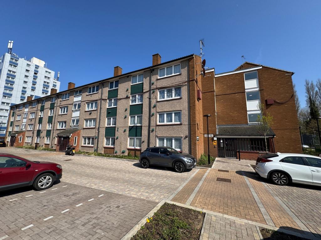 Clements Court, Green Lane, Hounslow, TW4 6 EE