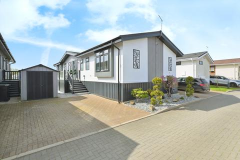 2 bedroom park home for sale, Peterborough, Cambridgeshire, PE8