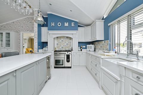 2 bedroom park home for sale, Peterborough, Cambridgeshire, PE8