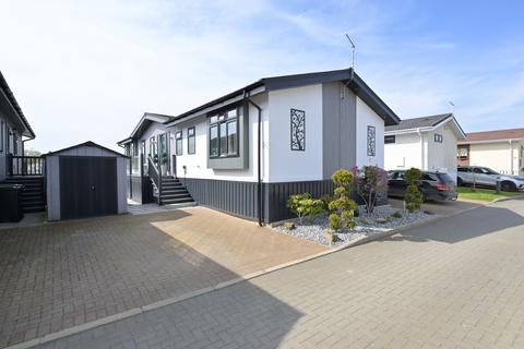 2 bedroom park home for sale, Peterborough, Cambridgeshire, PE8