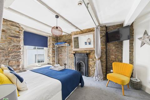 2 bedroom end of terrace house for sale, Princes Square, Looe PL13