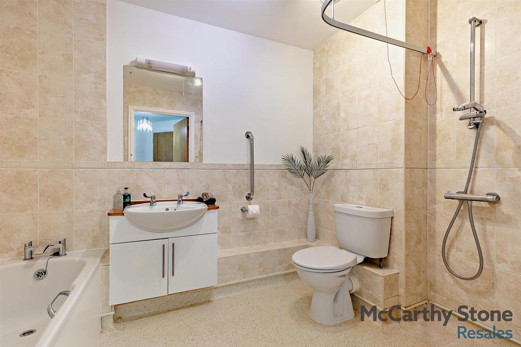 Bath &amp; Shower Room