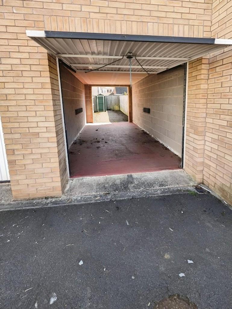 2caa0852-GARAGE 20 THROUGH.jpg