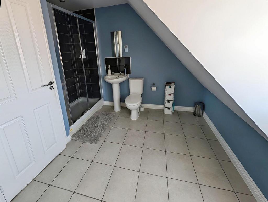 612c7456-ENSUITE.jpg