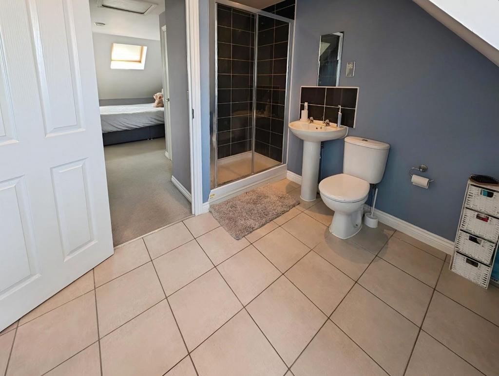 181c690e-ENSUITE 20 THROUGH.jpg