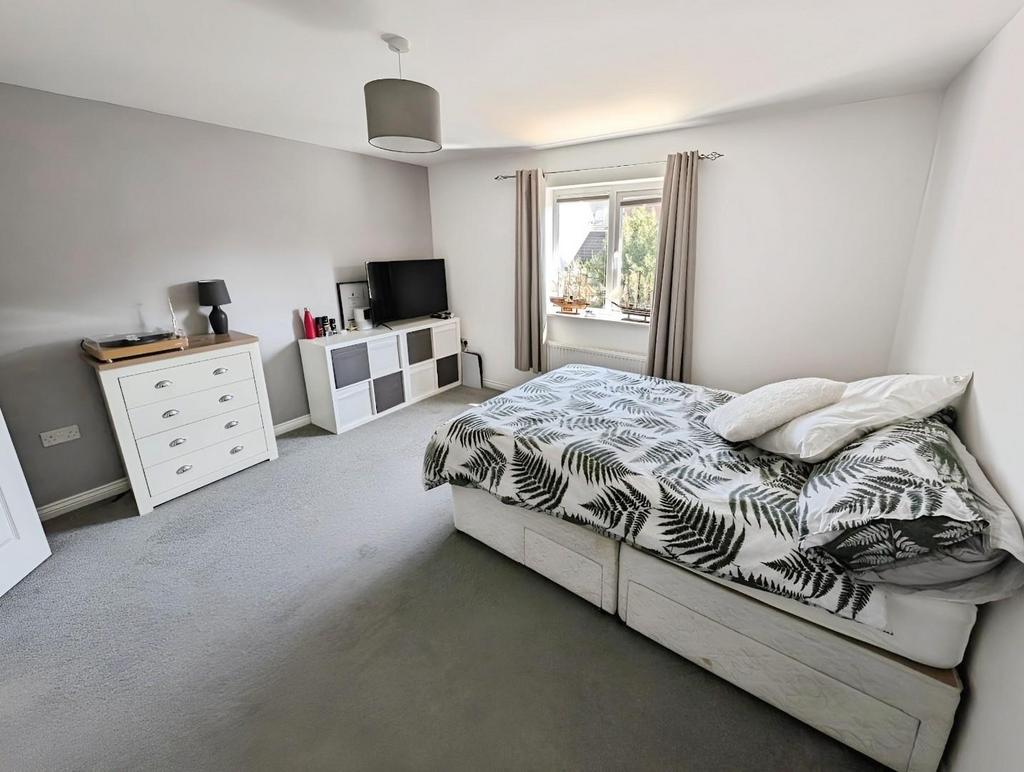 10534801-BED 202 20 A.jpg