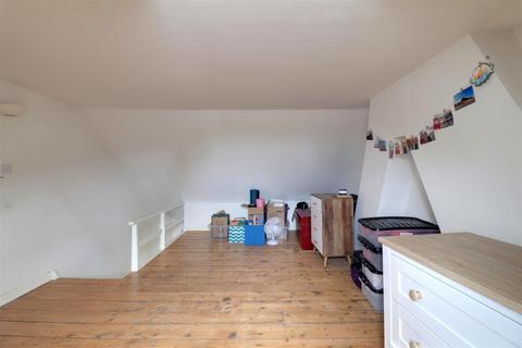 9 Avenue Terrace, Stonehouse, GL10 3RE