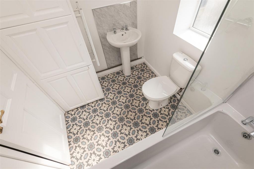23 - 21 Saville Road HX5 0 LA.jpg