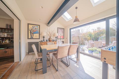 20 Saintbury Drive, Solihull, B91 3SZ