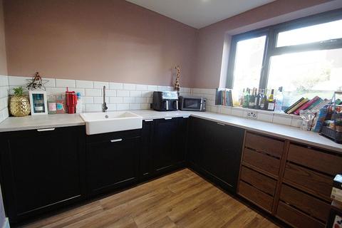 29 The Meadows, Grotton, Oldham, OL4 4LR