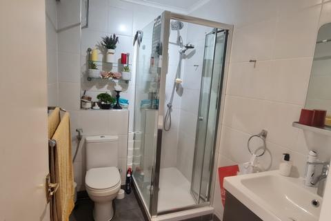 1 bedroom flat for sale, Beaconsfield Road, London NW10