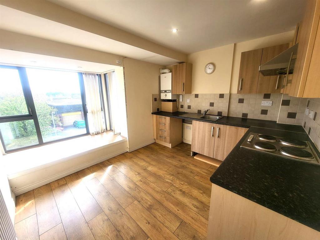 Kitchen Pic 1