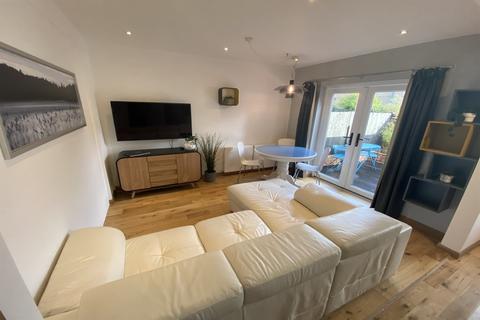 3 bedroom semi-detached house to rent, Salisbury Street, Beeston, NG9 2EQ